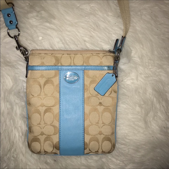 Coach Handbags - Coach Signature C Crossbody Bag